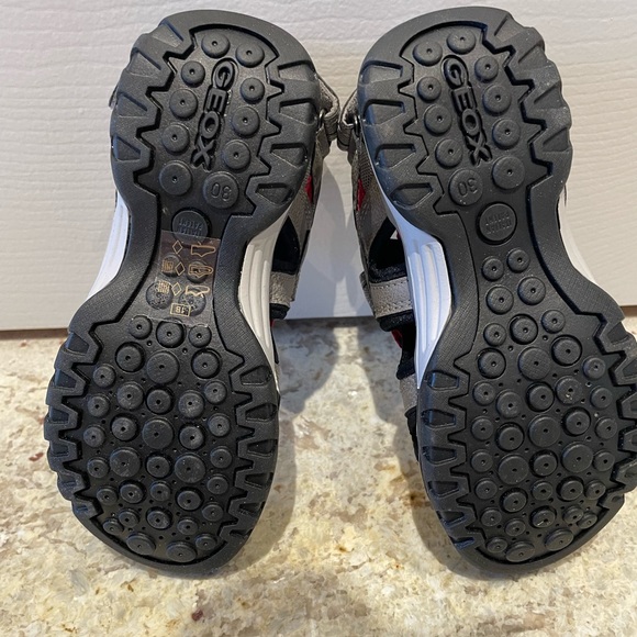 Geox boys sandals, respira, size 30 (children size 12) gray, black, and red - Picture 4 of 5